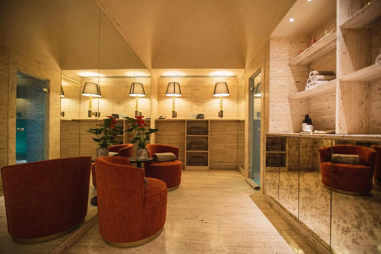 Hotel Park Hyatt Milano 5*,